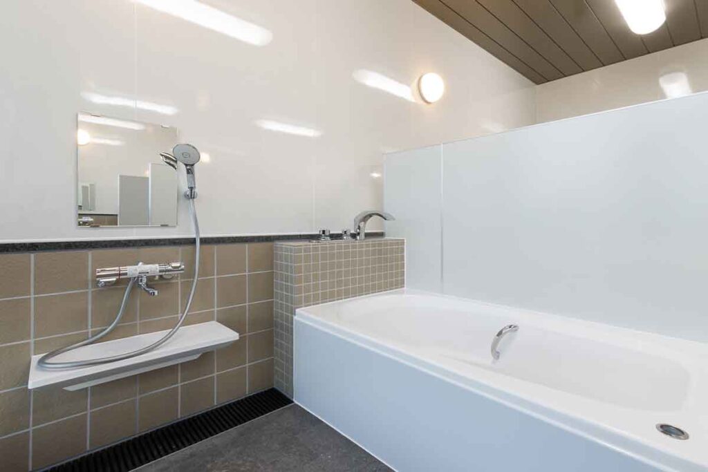 サファイアテラス安曇野の個別浴槽と洗い場